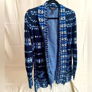 Bcbg MaxAzria Amur Tapestry Jacquard Cardigan
Women medium Blue white baby blue